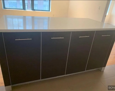 123 Parkside Avenue - Photo Thumbnail 1