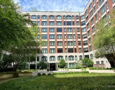 123 Parkside Avenue - Photo Thumbnail 11