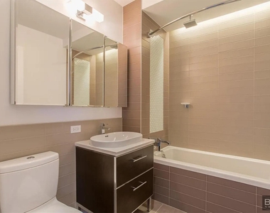 123 Parkside Avenue - Photo Thumbnail 8
