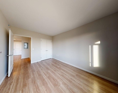 178-02 Hillside Avenue - Photo Thumbnail 11