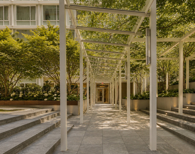 311 W Broadway - Photo Thumbnail 12