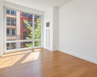 311 W Broadway - Photo Thumbnail 4