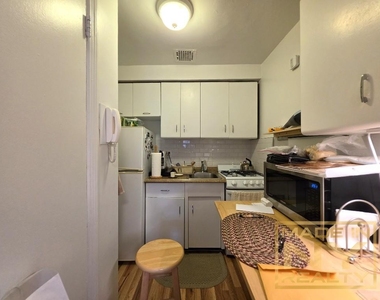 23 E 93rd Street - Photo Thumbnail 2