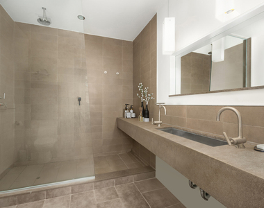 55 Berry Street - Photo Thumbnail 4
