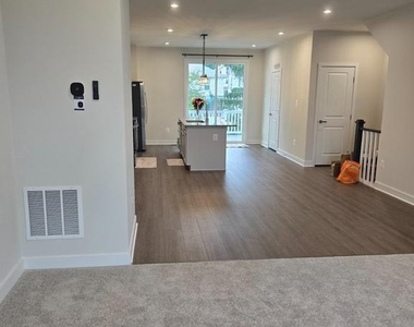33 Oasis Avenue - Photo Thumbnail 13