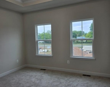 33 Oasis Avenue - Photo Thumbnail 22