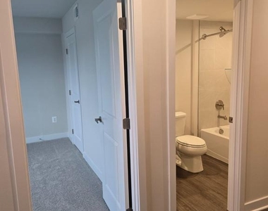 33 Oasis Avenue - Photo Thumbnail 3