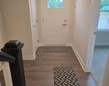 33 Oasis Avenue - Photo Thumbnail 1