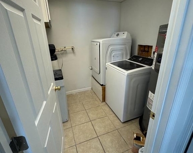 94 Longwood Drive - Photo Thumbnail 17