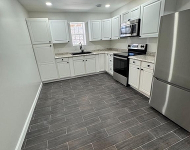 94 Longwood Drive - Photo Thumbnail 5