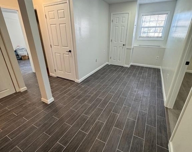 94 Longwood Drive - Photo Thumbnail 10