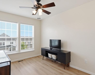 438 Boxelder Drive - Photo Thumbnail 25