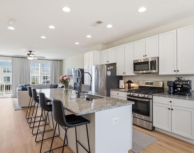 438 Boxelder Drive - Photo Thumbnail 9