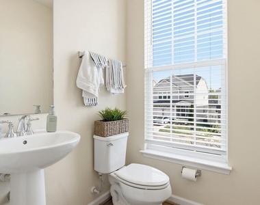 438 Boxelder Drive - Photo Thumbnail 11