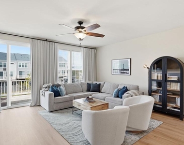 438 Boxelder Drive - Photo Thumbnail 5