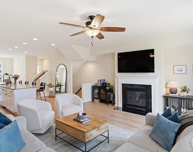 438 Boxelder Drive - Photo Thumbnail 4