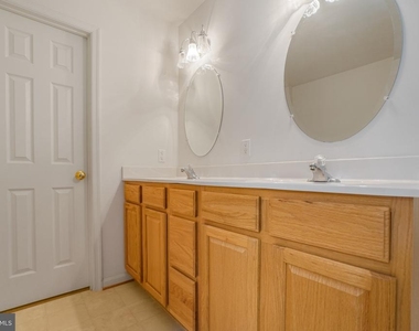 10700 Chancellorsville Drive - Photo Thumbnail 31