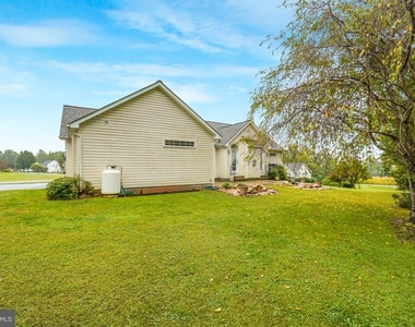 10700 Chancellorsville Drive - Photo Thumbnail 8