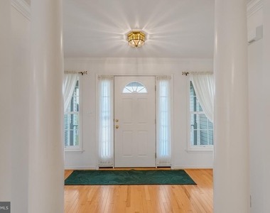 10700 Chancellorsville Drive - Photo Thumbnail 10