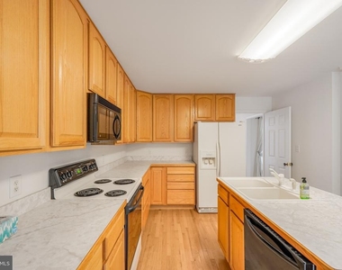 10700 Chancellorsville Drive - Photo Thumbnail 17