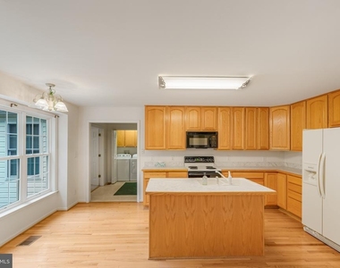 10700 Chancellorsville Drive - Photo Thumbnail 15