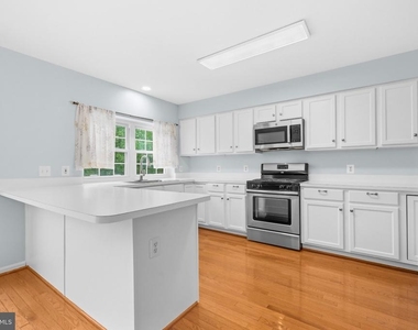 16880 Jed Forest Lane - Photo Thumbnail 11