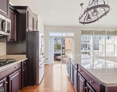 1443 Occoquan Heights Court - Photo Thumbnail 18