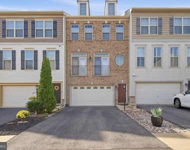 1443 Occoquan Heights Court - Photo Thumbnail 2