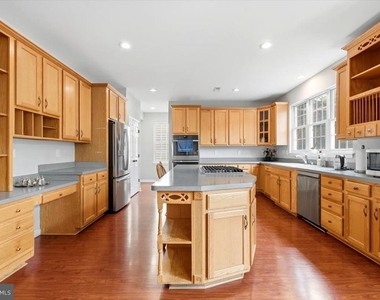 9255 Bowers Brook Place - Photo Thumbnail 14