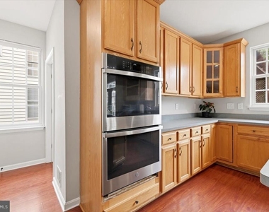 9255 Bowers Brook Place - Photo Thumbnail 16