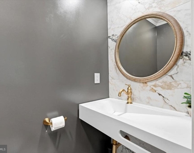 9255 Bowers Brook Place - Photo Thumbnail 17