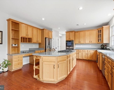 9255 Bowers Brook Place - Photo Thumbnail 13