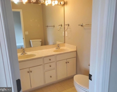 3983 Hartlake Street - Photo Thumbnail 10