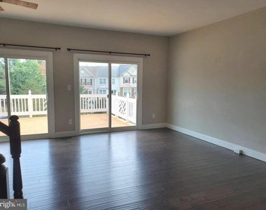 3983 Hartlake Street - Photo Thumbnail 4