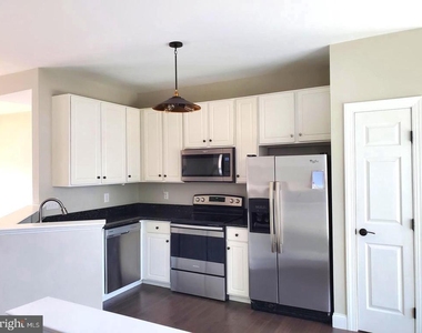 3983 Hartlake Street - Photo Thumbnail 2