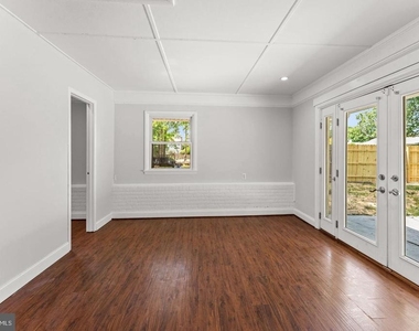 18301 Cabin Road - Photo Thumbnail 17