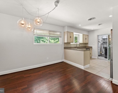18301 Cabin Road - Photo Thumbnail 11