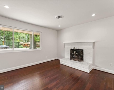 18301 Cabin Road - Photo Thumbnail 7