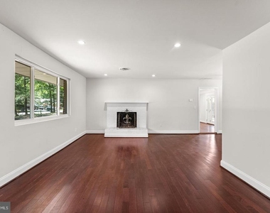 18301 Cabin Road - Photo Thumbnail 6