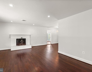 18301 Cabin Road - Photo Thumbnail 8