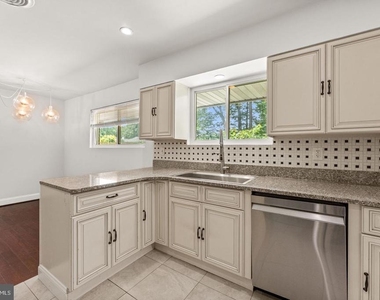 18301 Cabin Road - Photo Thumbnail 16