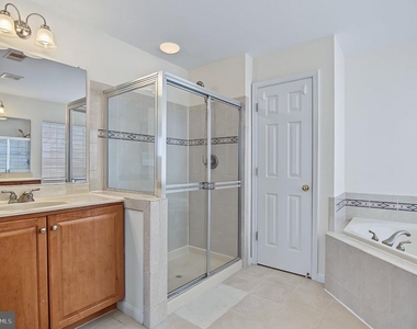 14566 Collingham Place - Photo Thumbnail 26