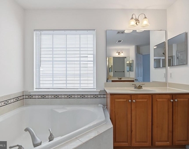 14566 Collingham Place - Photo Thumbnail 27