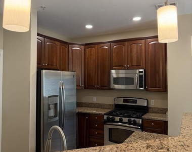 6765 Hampton Bay Lane - Photo Thumbnail 5