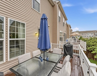 8194 Maude Lane - Photo Thumbnail 21