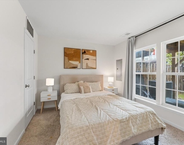 8194 Maude Lane - Photo Thumbnail 5
