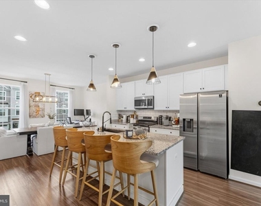 8194 Maude Lane - Photo Thumbnail 14