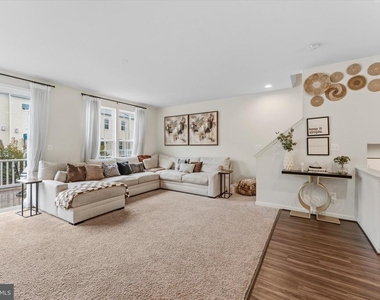 8194 Maude Lane - Photo Thumbnail 10