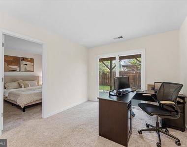 8194 Maude Lane - Photo Thumbnail 3