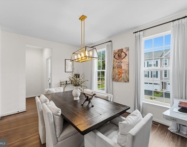 8194 Maude Lane - Photo Thumbnail 17